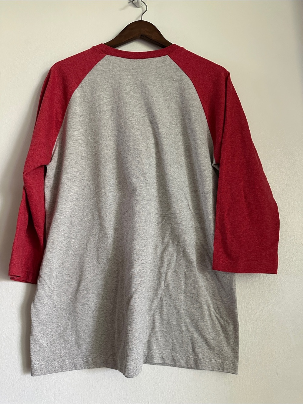 Volcom Grey & Red Raglan Logo Tee - Picture 3 of 3